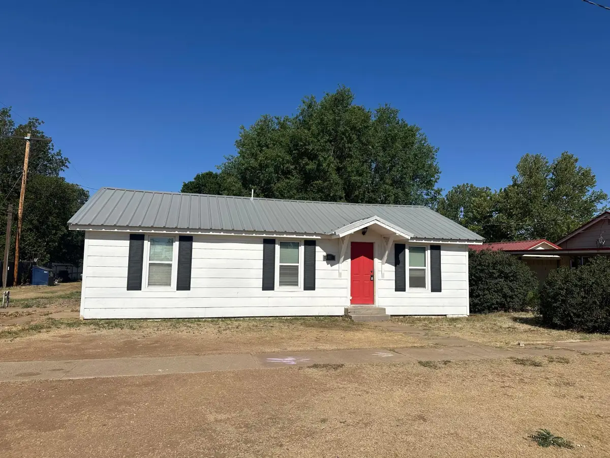 807 Avenue H, Hale Center, TX 79041 - #1
