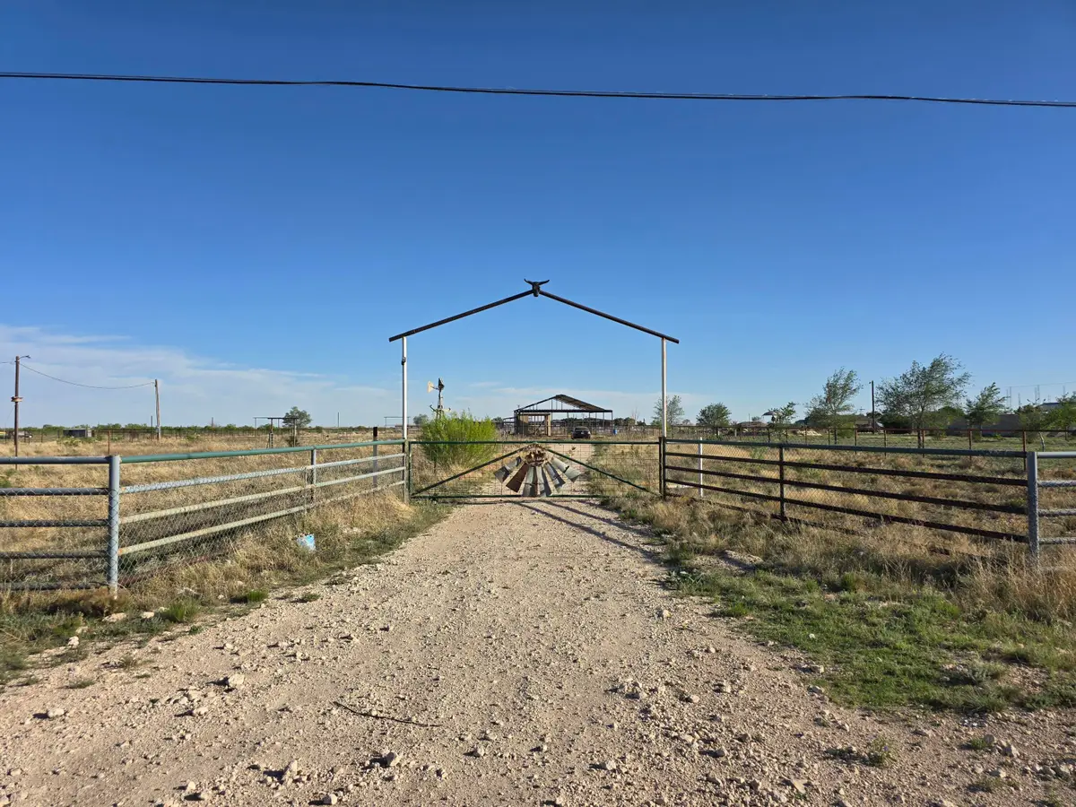 Cr 220-i, Seminole, TX 79360 - #1