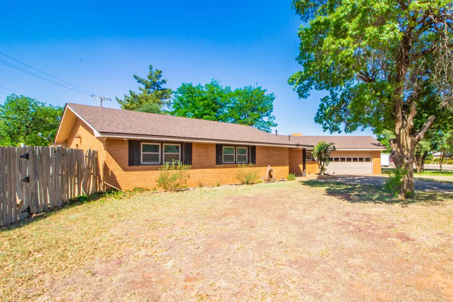 1608 E Buckley Street, Brownfield, TX 79316 - #2