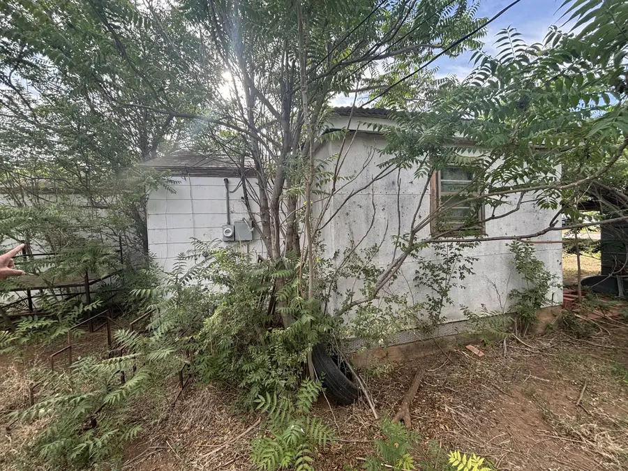 211 Avenue D, Abernathy, TX 79311 - #2