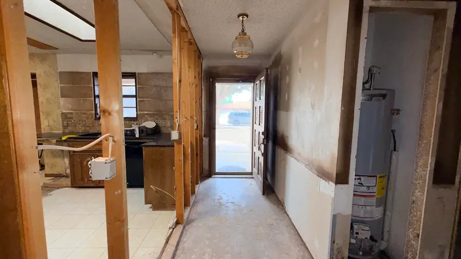 1706 E Carter Drive, Brownfield, TX 79316 - #2