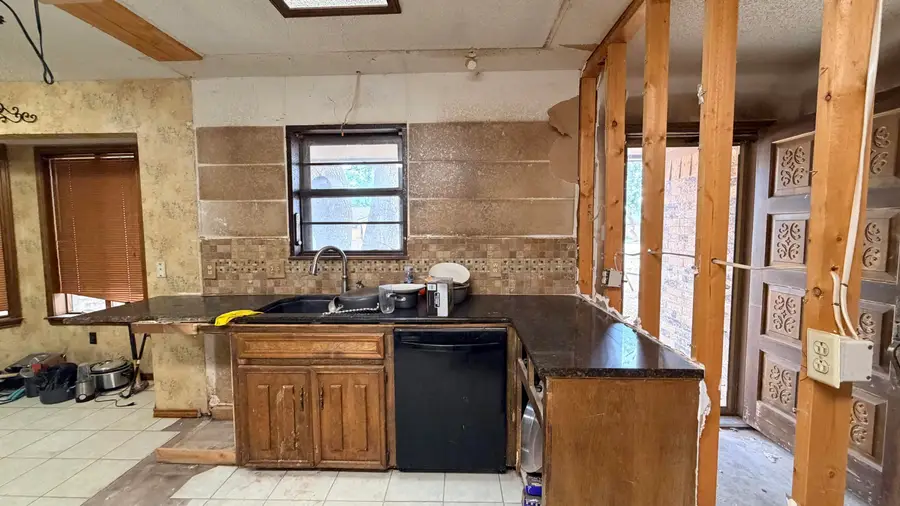 1706 E Carter Drive, Brownfield, TX 79316 - #3