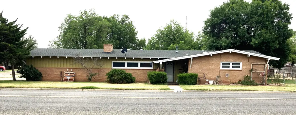 2701 W 11th Street, Plainview, TX 79072 - #1