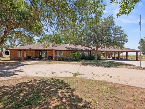 2803 Thomas Drive, Denver City, TX 79323