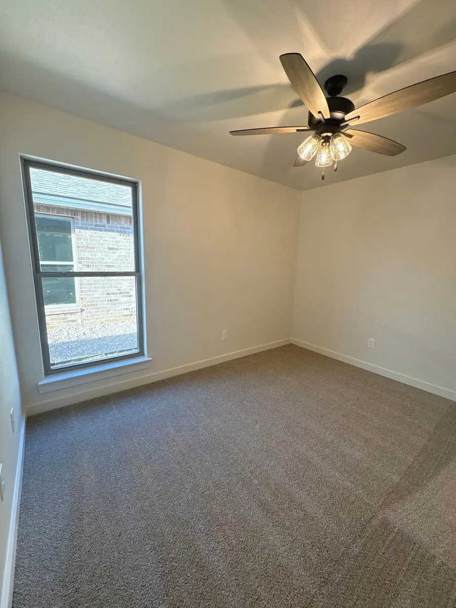 2415 Aberdeen Avenue, Wolfforth, TX 79382 - #3