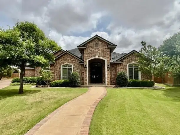 209 S Garland Street, Plainview, TX 79072 - #1