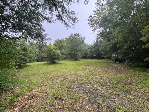 900 Burton Avenue, Orange, TX 77630