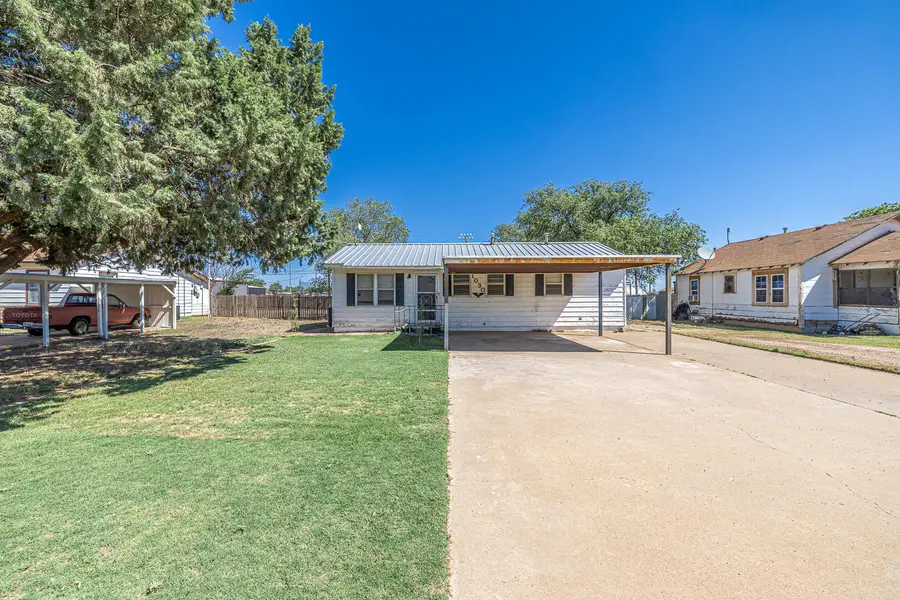 1030 W Dickens Street, Slaton, TX 79364 - #2