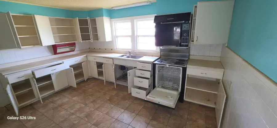 706 E Buckley Street, Brownfield, TX 79316 - #3