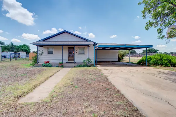 704 11th Street, Shallowater, TX 79363
