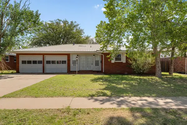 1204 Ennis Street, Plainview, TX 79072