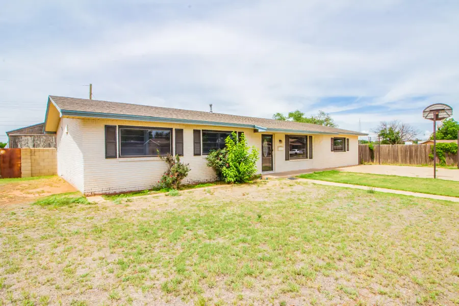 302 N 21st Place, Lamesa, TX 79331 - #3