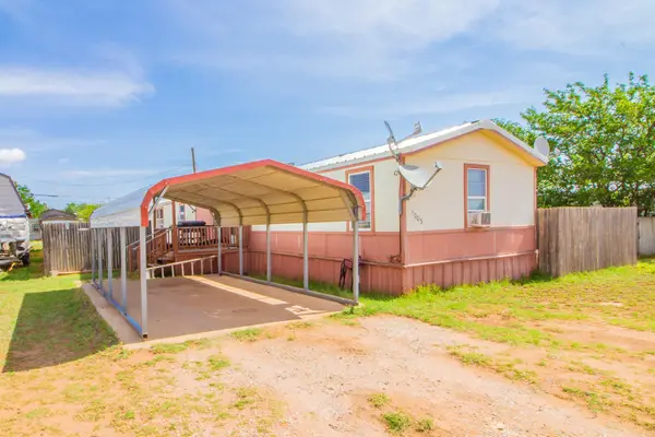 1003 E Warren Street, Brownfield, TX 79316