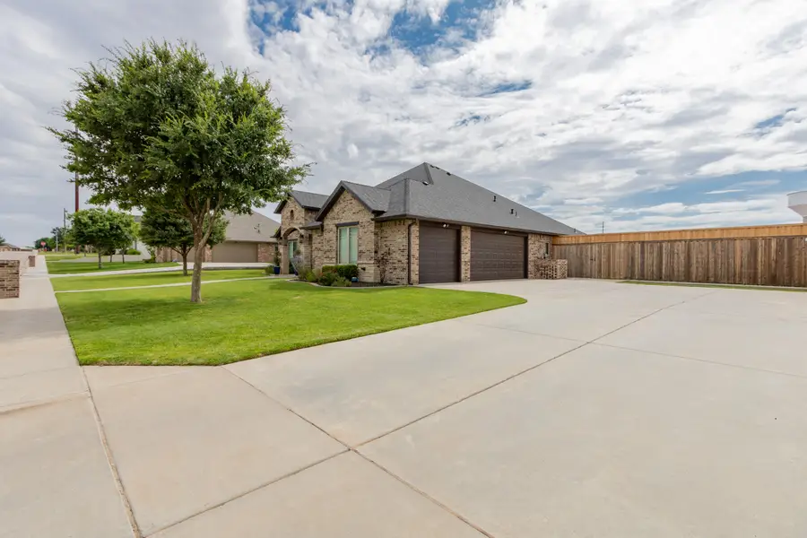 10304 Kline Avenue, Lubbock, TX 79424 - #2