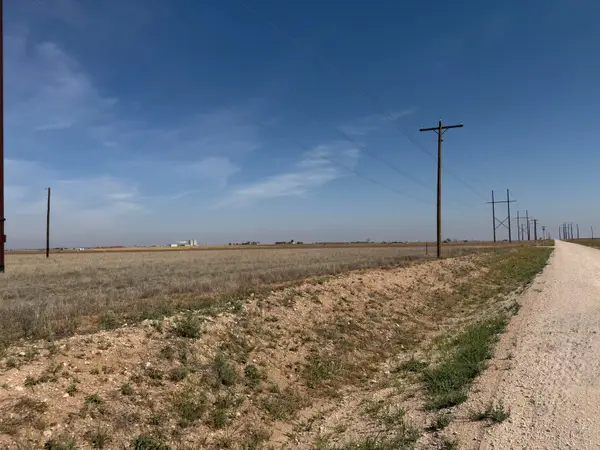 1704 Hawk Road, Levelland, TX 79336