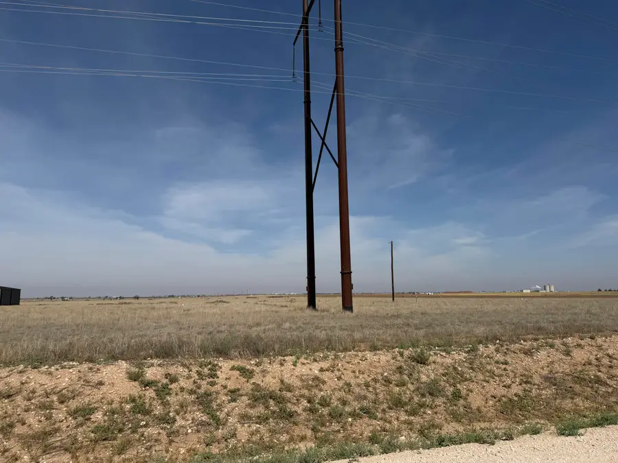 1704 Hawk Road, Levelland, TX 79336 - #2
