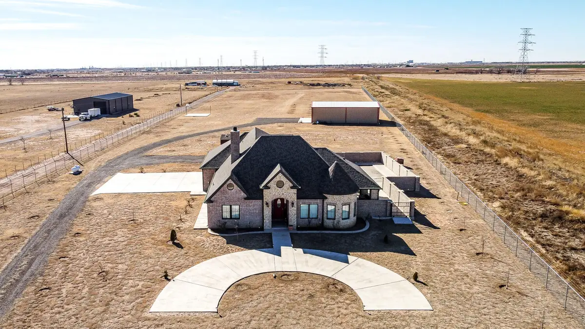 5812 E County Rd 6400, Lubbock, TX 79403 - #1