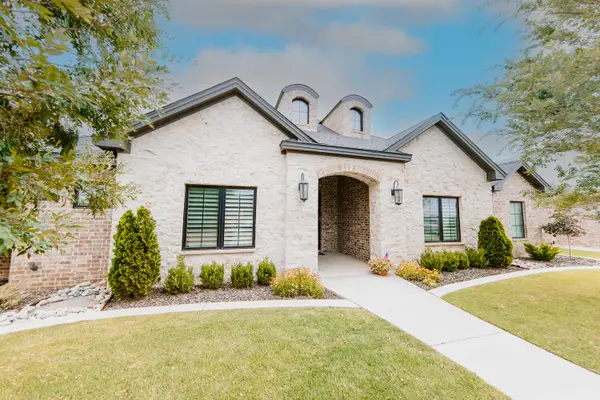 1208 N 14th Place, Wolfforth, TX 79382