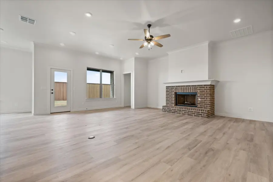6926 53rd Street, Lubbock, TX 79407 - #3