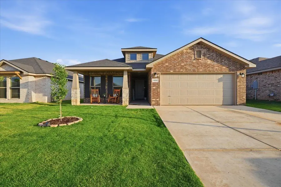 621 E 31st Street, Wolfforth, TX 79382 - #2