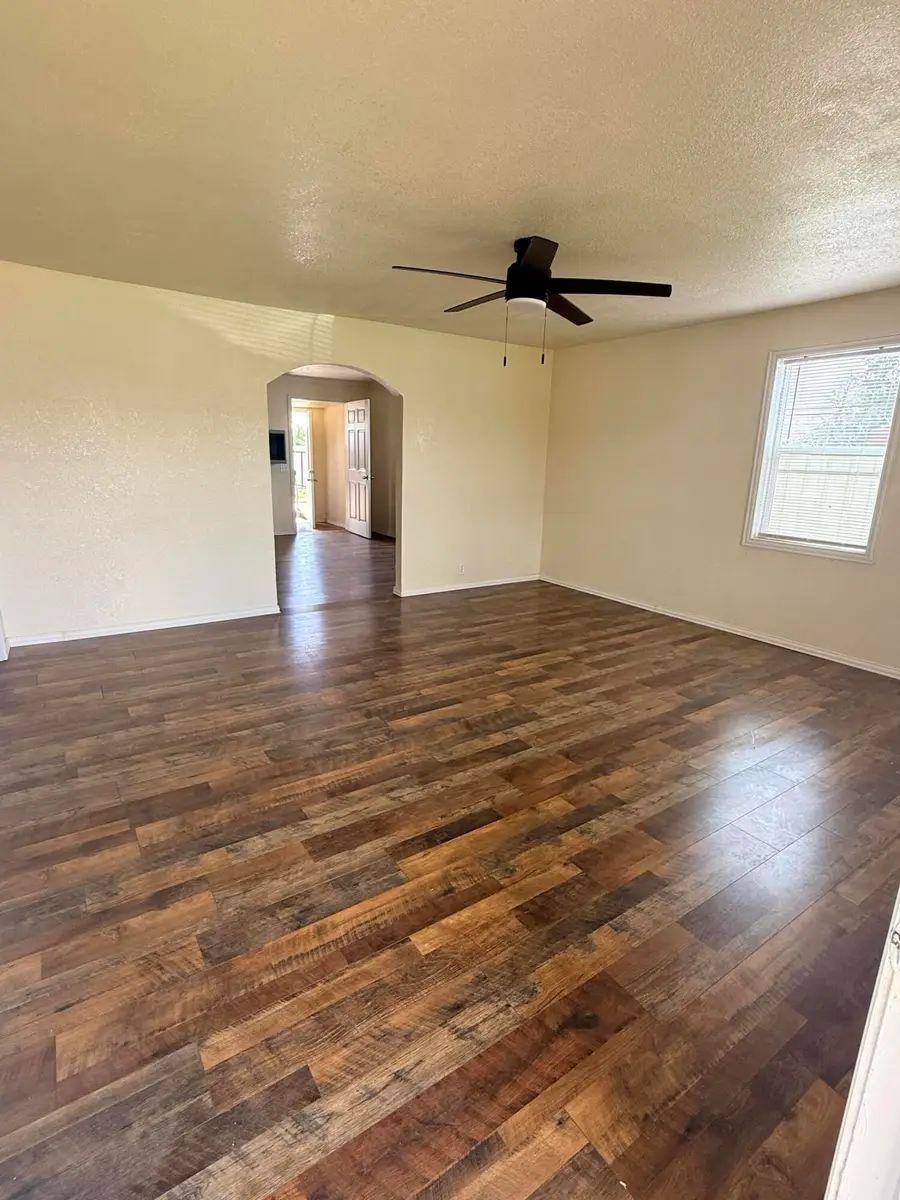 307 Ave M, Levelland, TX 79336 - #3