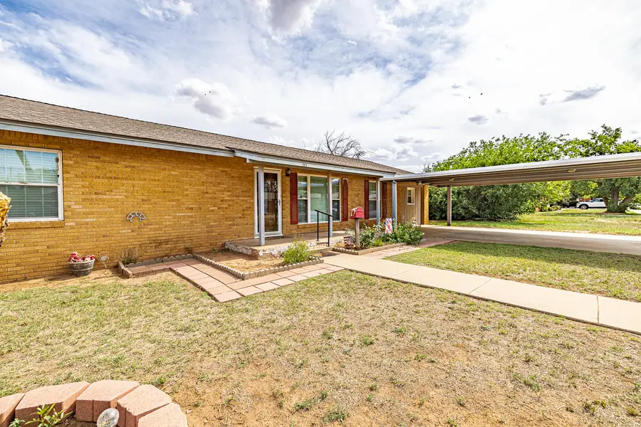203 N 19th Street, Lamesa, TX 79331 - #2