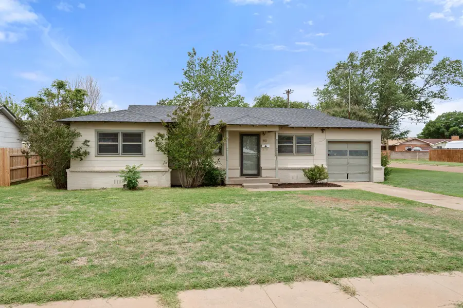 811 Zephyr Street, Plainview, TX 79072 - #3