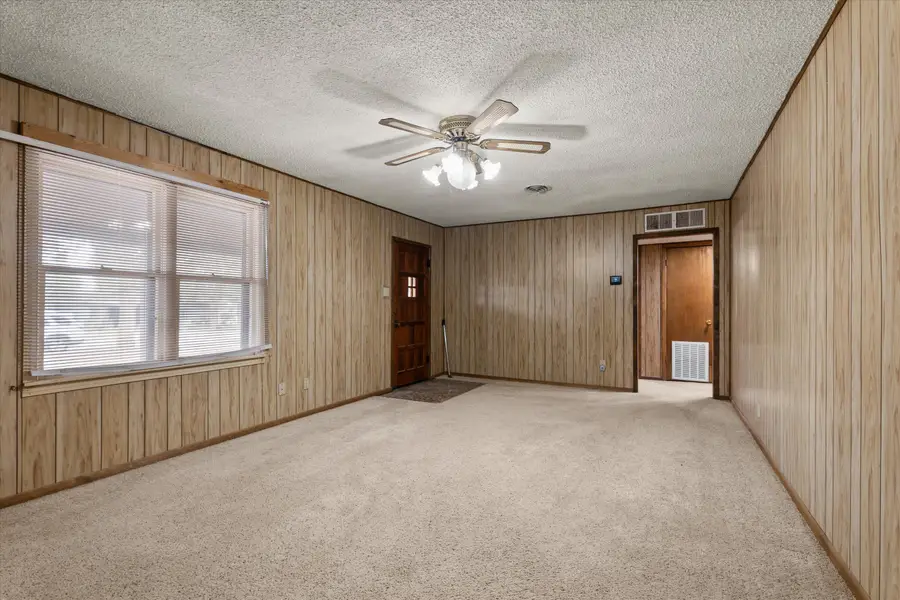 1206 Avenue J, Levelland, TX 79336 - #3