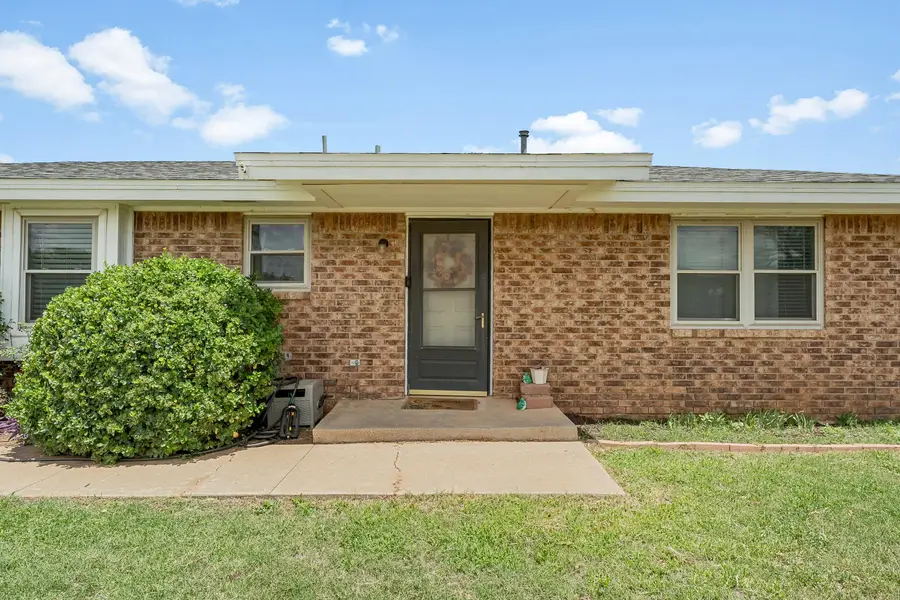 1030 W Panhandle Street, Slaton, TX 79364 - #3