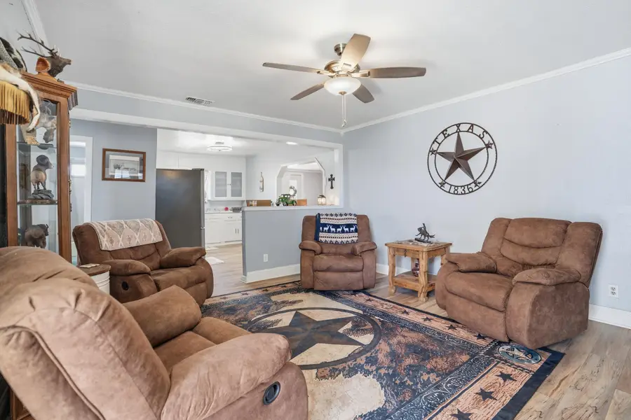 2104 W 26th Street, Plainview, TX 79072 - #2