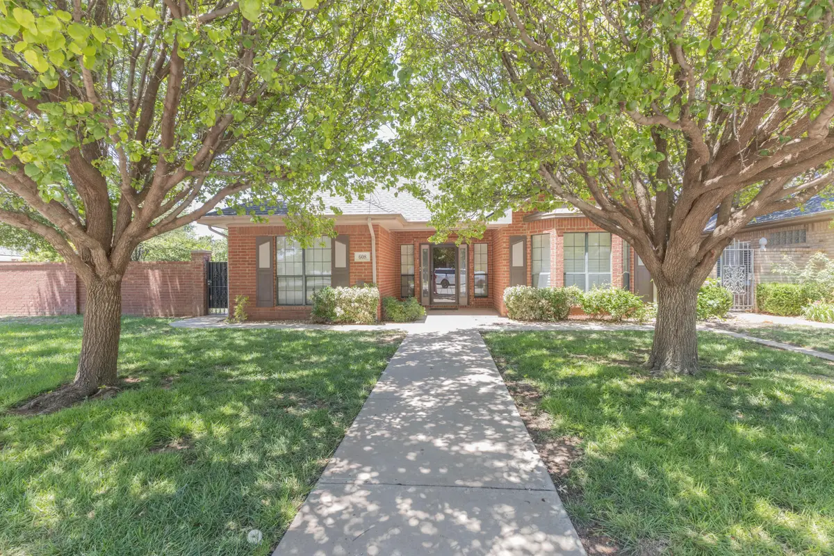 608 S Holliday Drive, Plainview, TX 79072 - #1