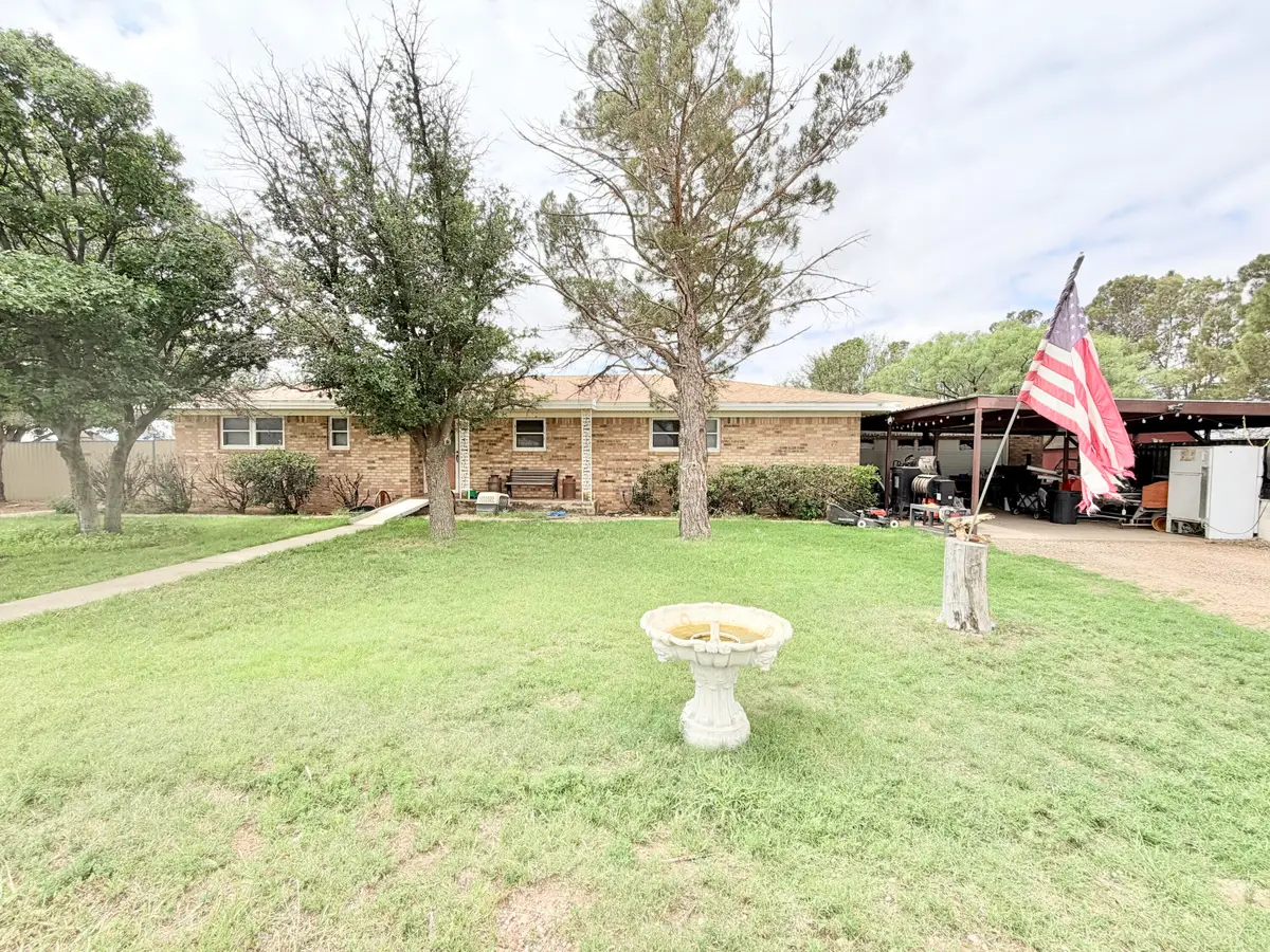 602 N 3rd St Street, Lorenzo, TX 79343 - #1