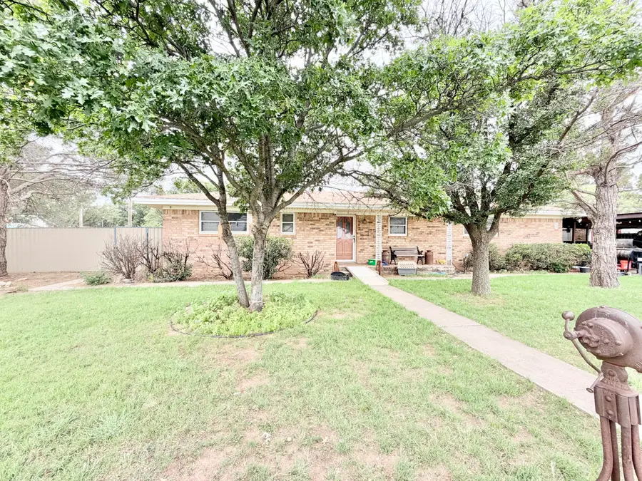 602 N 3rd St Street, Lorenzo, TX 79343 - #3