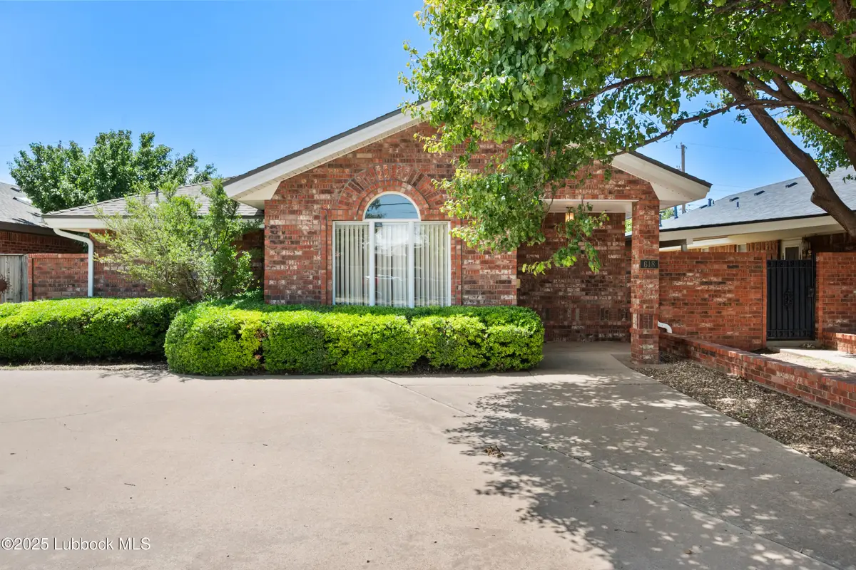 618 Hickory Street, Levelland, TX 79336 - #1