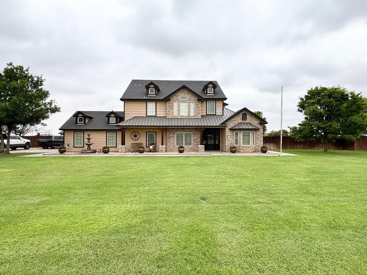201 Avenue N, Abernathy, TX 79311 - #1