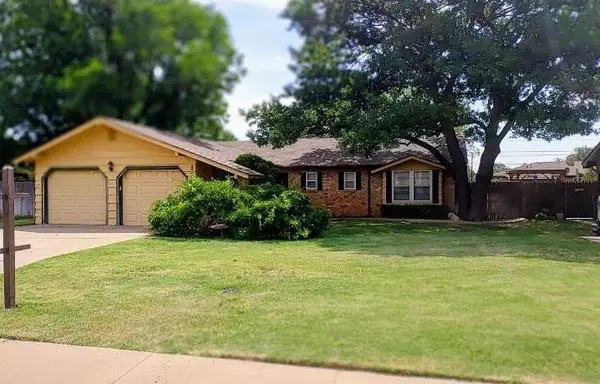 1812 Floydada Street, Plainview, TX 79072