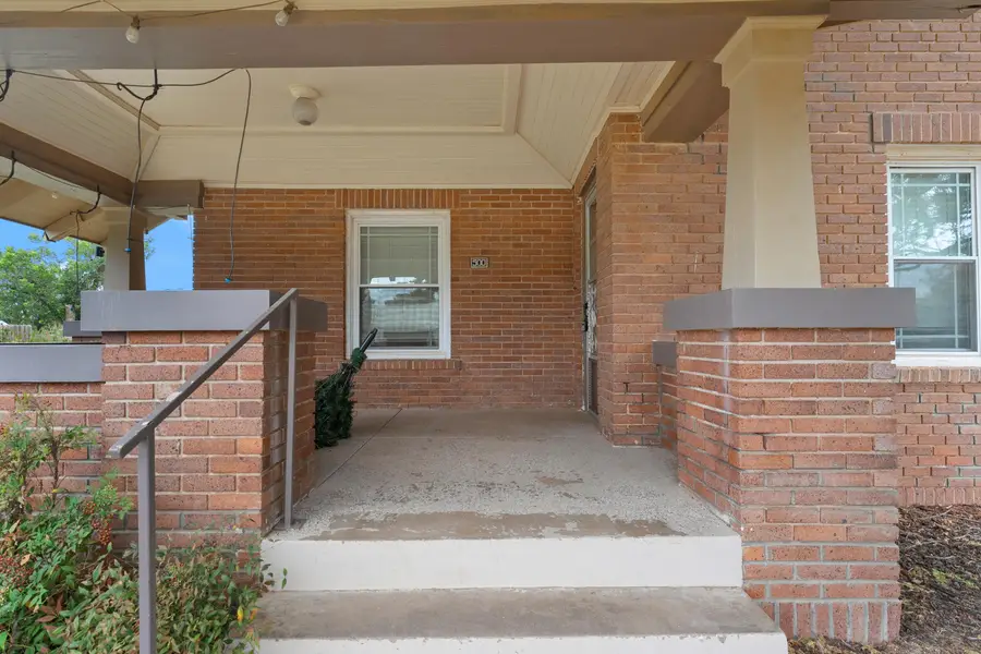 500 W Garza Street, Slaton, TX 79364 - #2