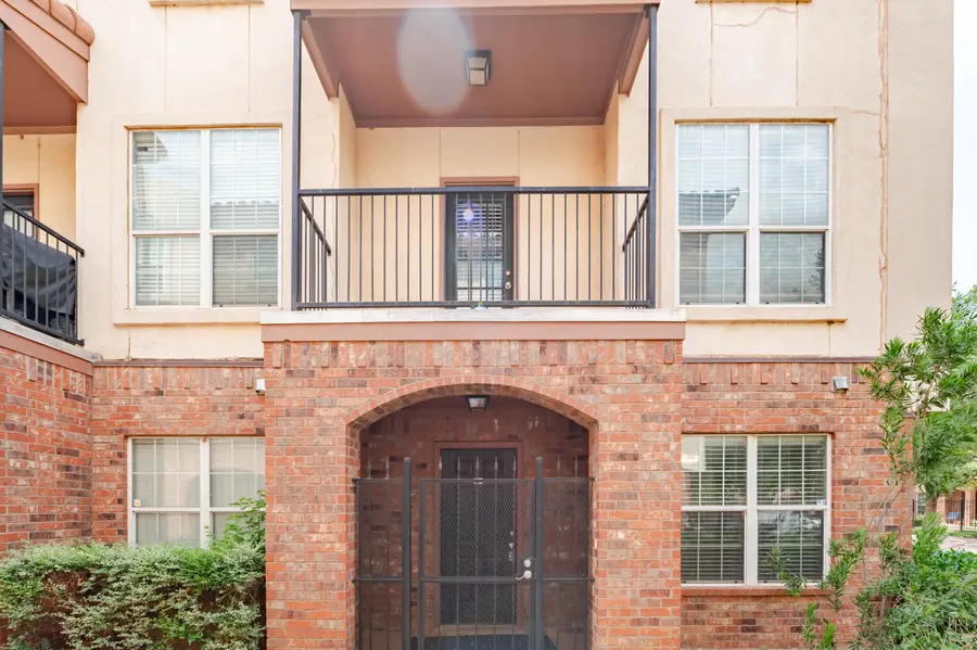 2111 Main Street, Lubbock, TX 79401 - #3