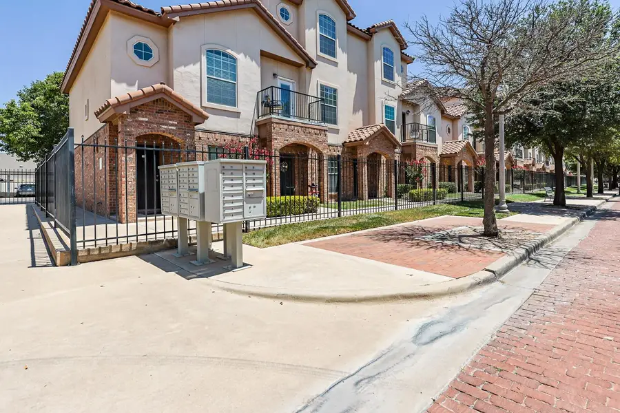 2106 Main Street, Lubbock, TX 79401 - #3