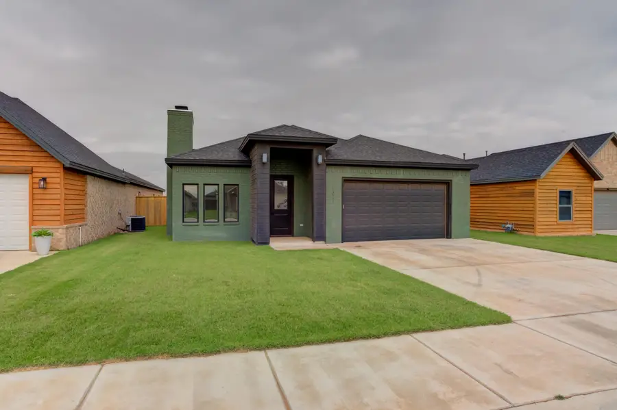 1011 N Grover Avenue, Lubbock, TX 79416 - #2
