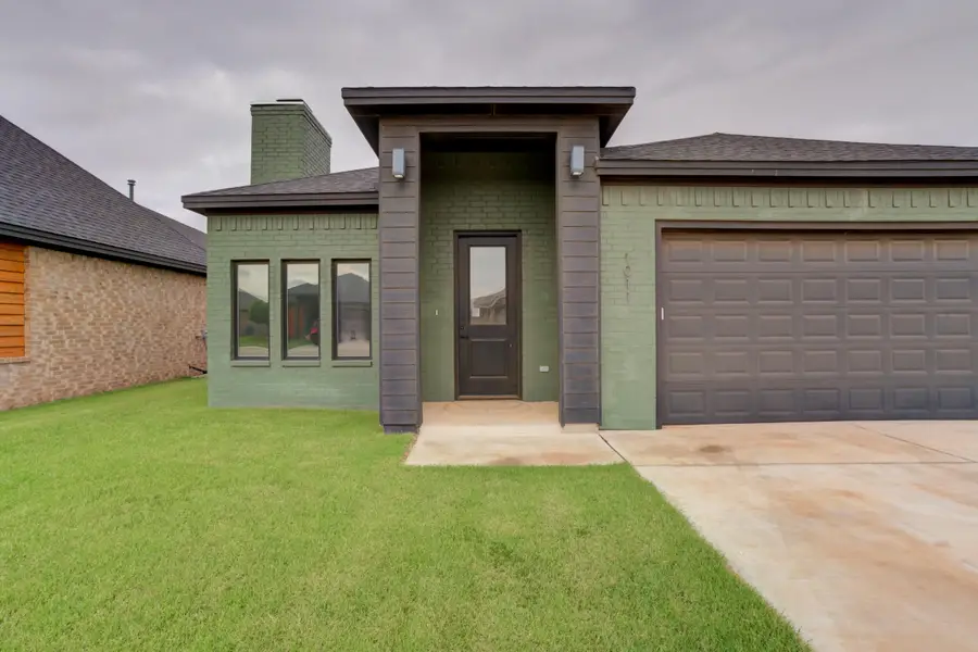 1011 N Grover Avenue, Lubbock, TX 79416 - #3