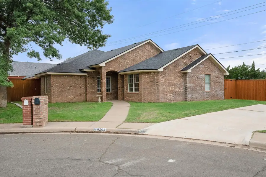 8202 Clinton Avenue, Lubbock, TX 79424 - #2