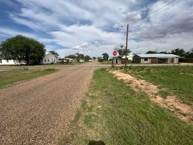 202-208 E Stanolind Street, Sundown, TX 79372 - #3