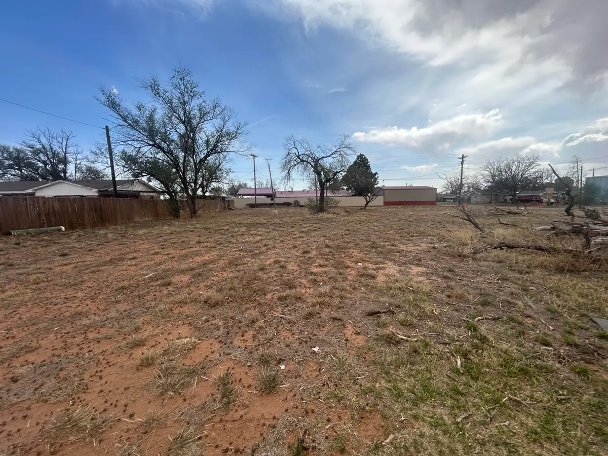 406 E Stanolind Street, Sundown, TX 79372 - #1