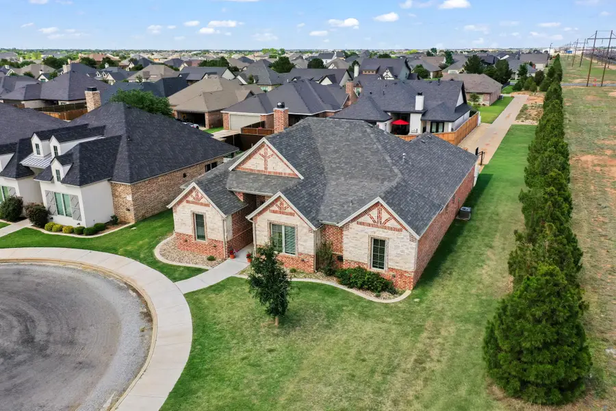 501 Buckingham Avenue, Wolfforth, TX 79382 - #2
