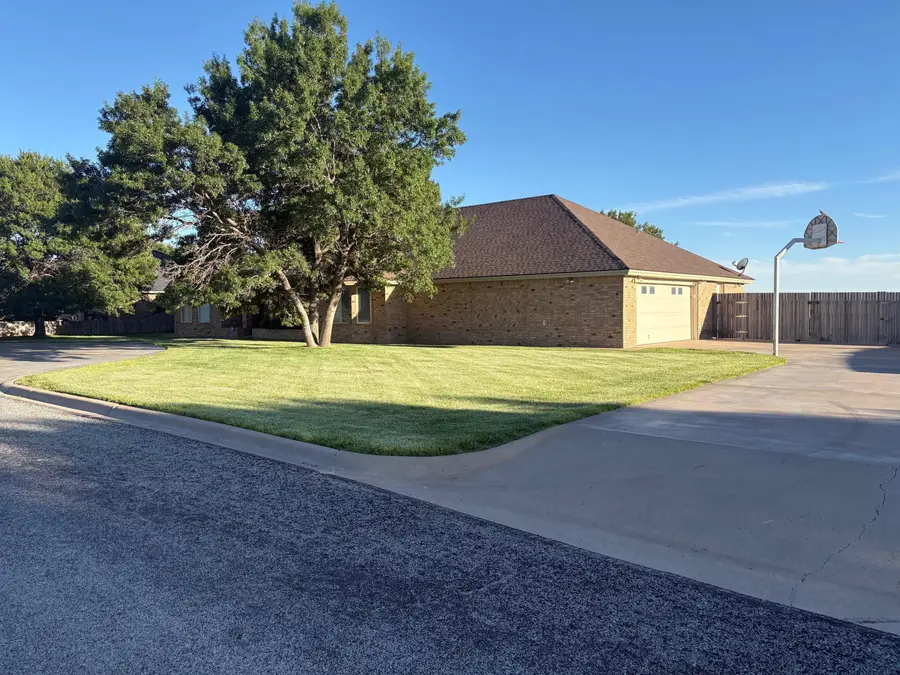 1419 W Avenue J, Muleshoe, TX 79347 - #2