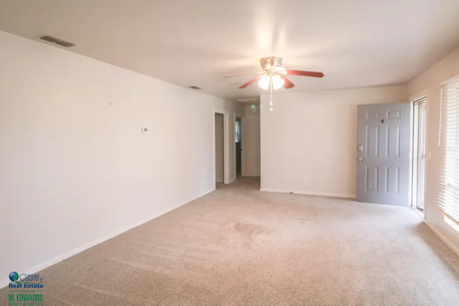 701 NE 1st Street, Earth, TX 79031 - #2