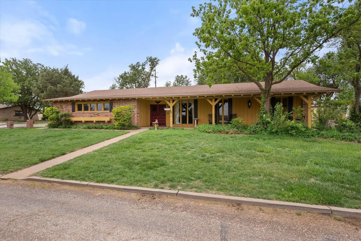 7006 W 13th Street, Plainview, TX 79072 - #1