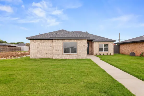 619 Holly Street, Levelland, TX 79336