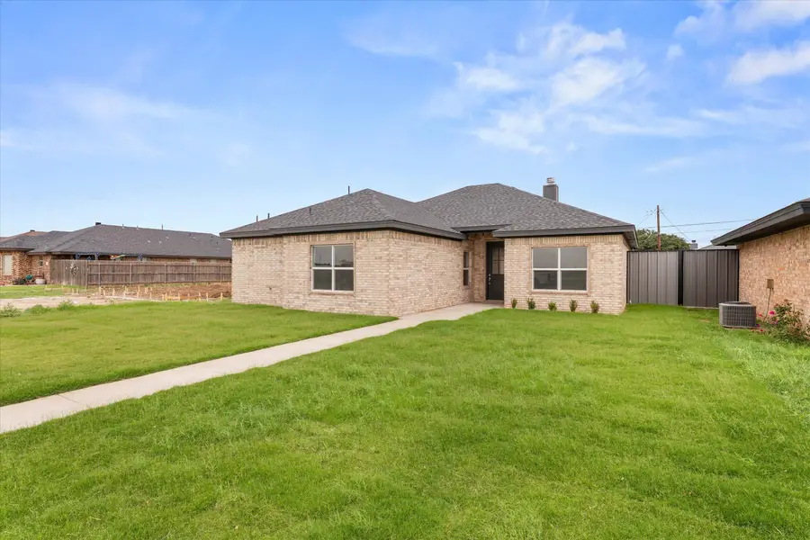 619 Holly Street, Levelland, TX 79336 - #2